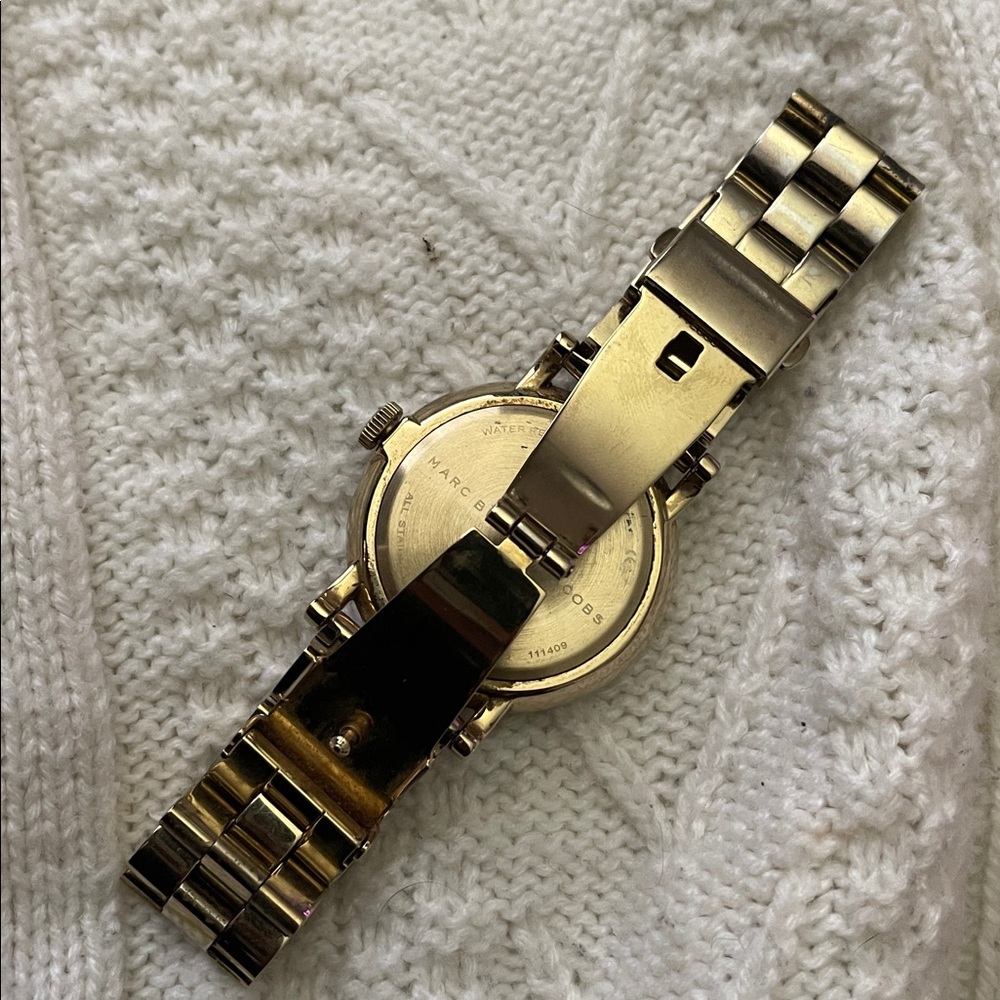 Marc Jacobs Gold Bracelet Watch with Black Dial - Picture 3 of 7